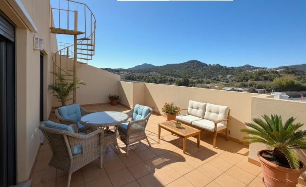 Penthouse With Pool in Naquera